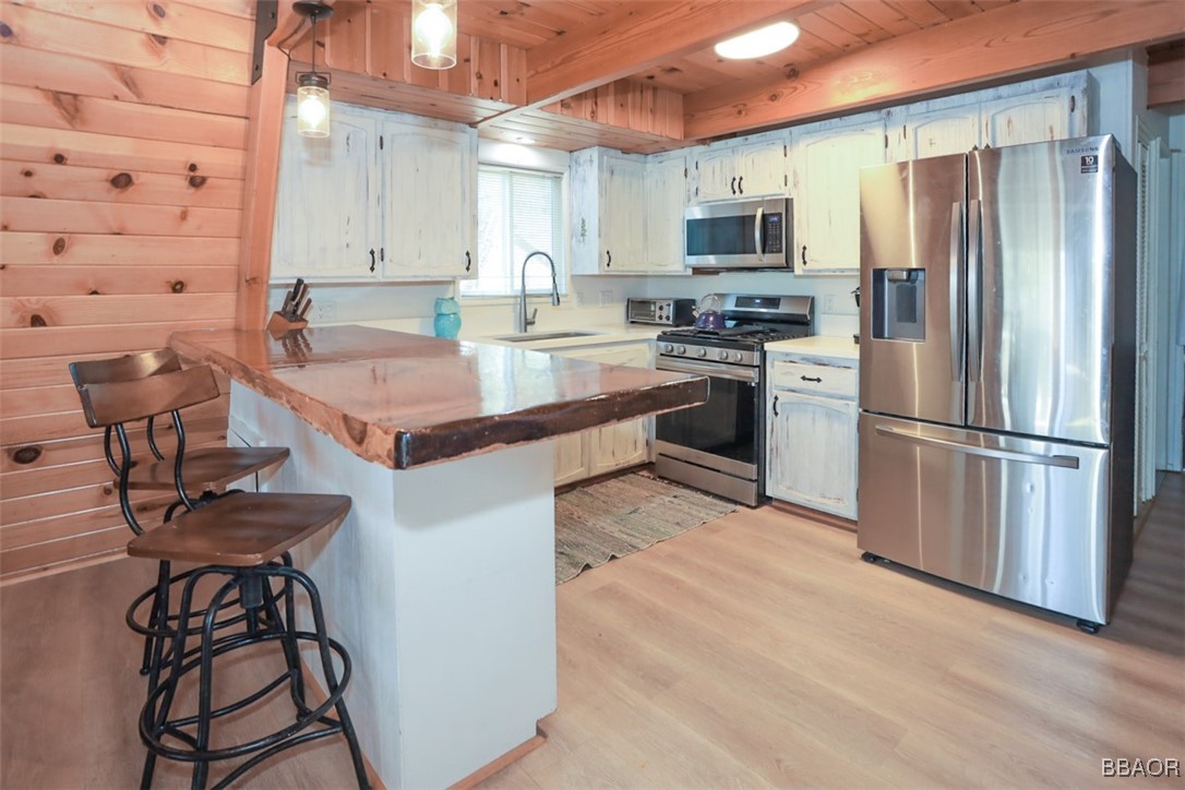 1019 Feather Mountain Drive Property Photo 15