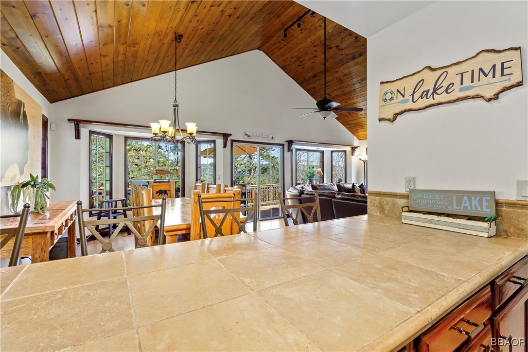 221 Grizzly Road Property Photo 5