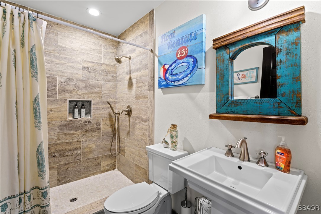 221 Grizzly Road Property Photo 8