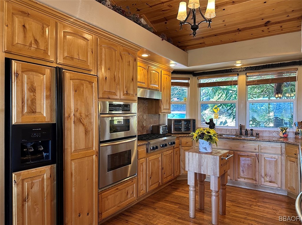 27551 North Bay Road Property Photo 4