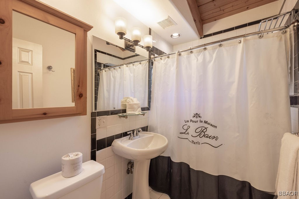 41063 Pennsylvania Avenue Property Photo 18
