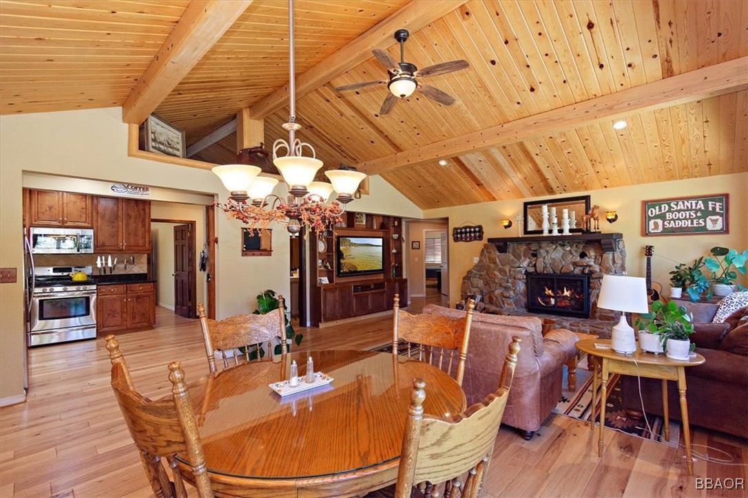 227 Santa Barbara Avenue Property Photo 8
