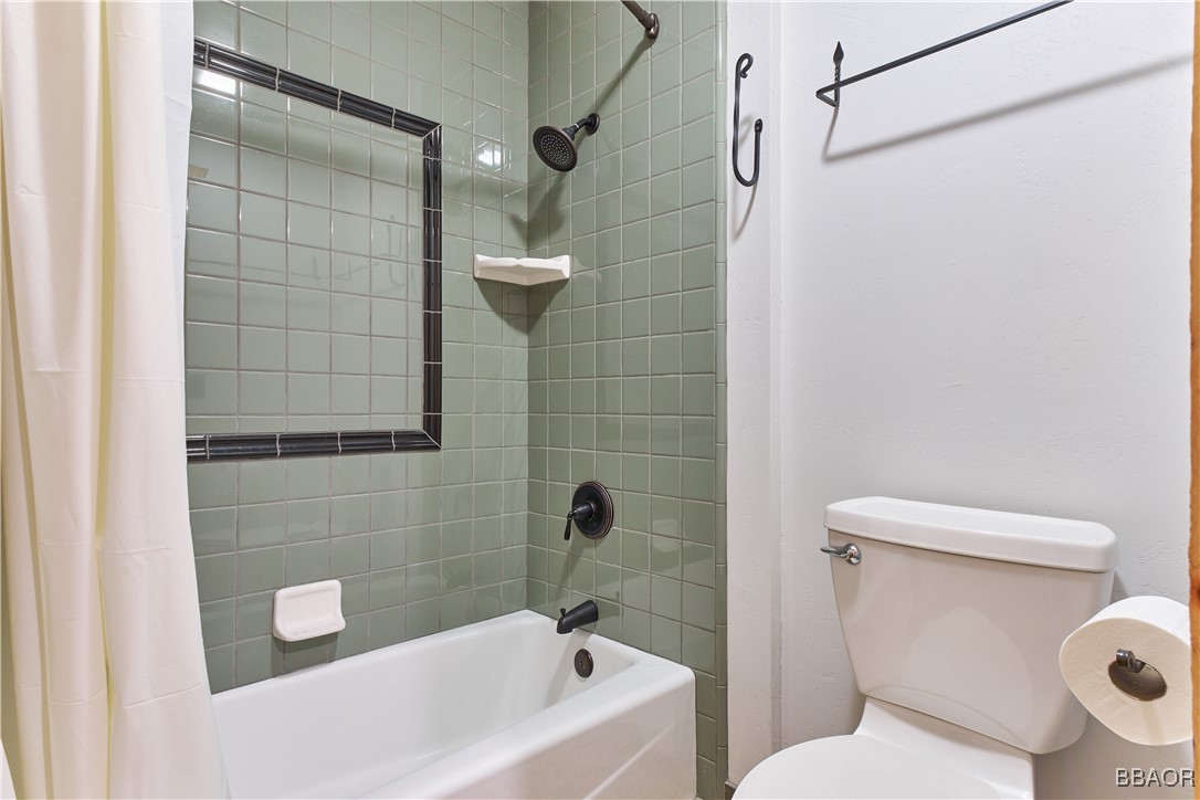 1315 Shasta Court Property Photo 14