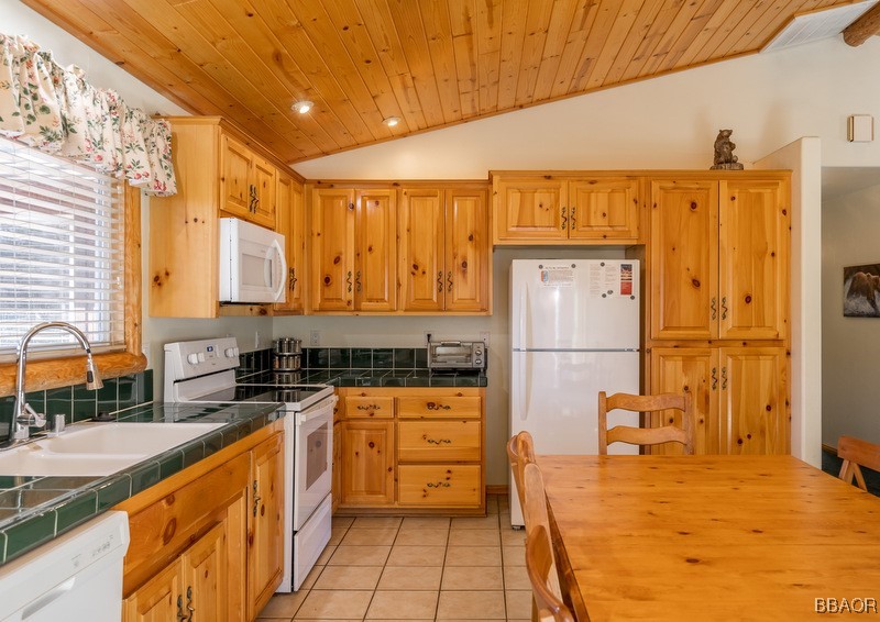 741 Villa Grove Avenue Property Photo 14