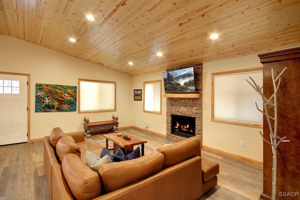 2013 Cedar Pine Lane Property Photo 6