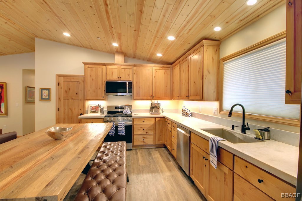 2013 Cedar Pine Lane Property Photo 10