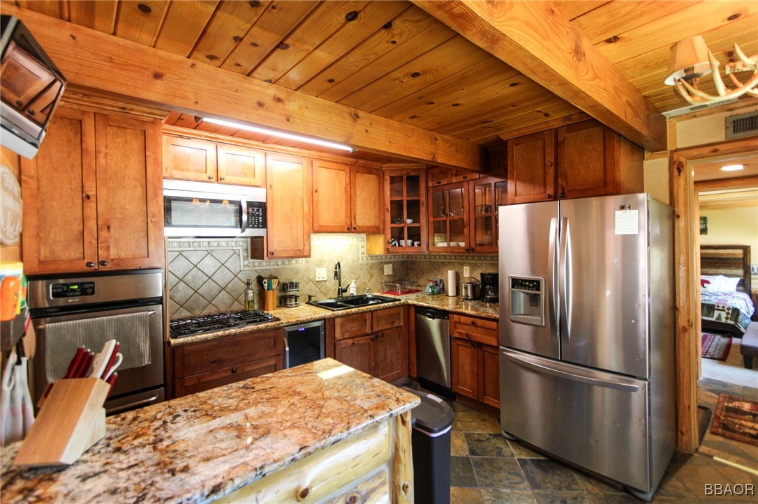 998 F Lane Property Photo 3