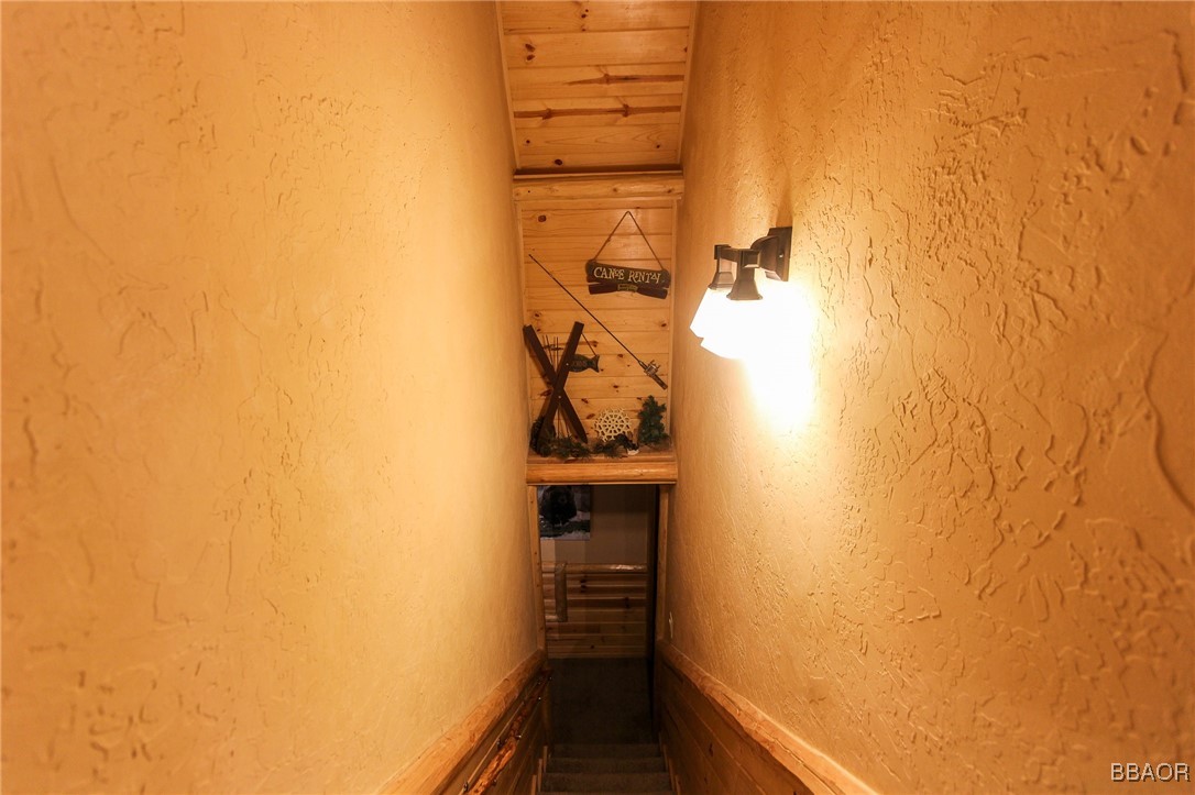 998 F Lane Property Photo 28