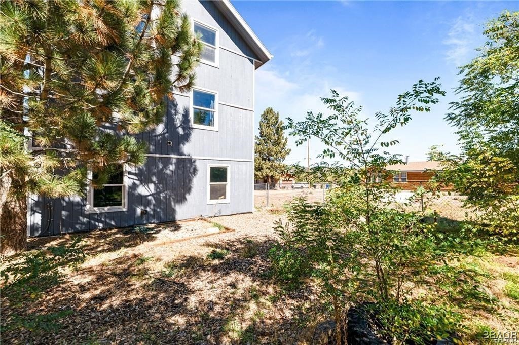 2076 Cedar Lane Property Photo 7