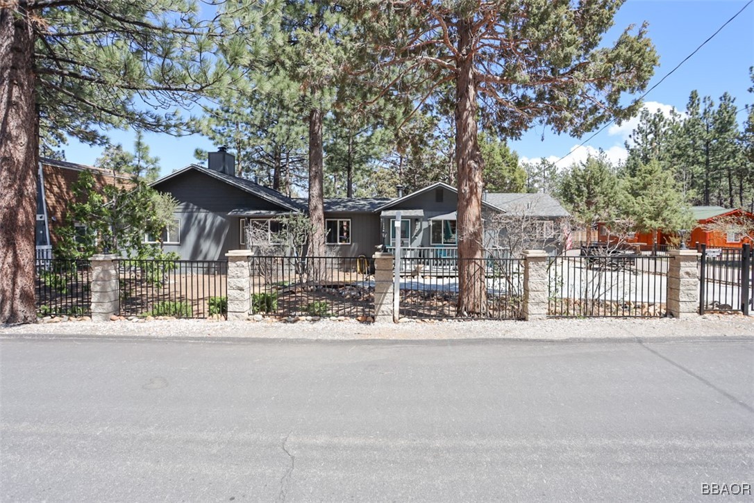 631 Vista Avenue Property Photo 3
