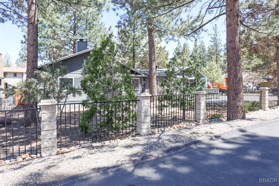 631 Vista Avenue Property Photo 4