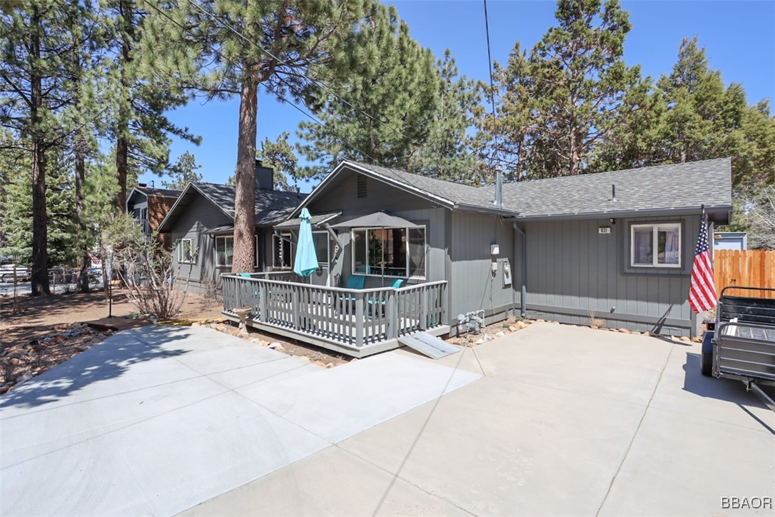 631 Vista Avenue Property Photo 5