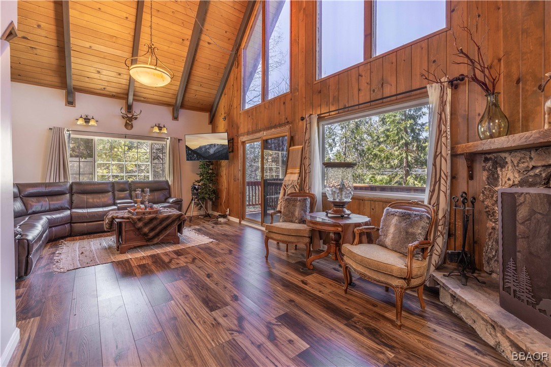 817 Grass Valley Road Property Photo 1