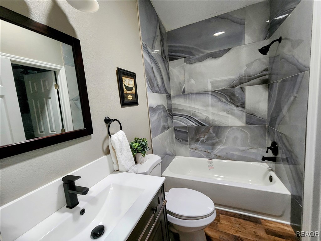 391 Montclair Drive 147 Property Photo 18