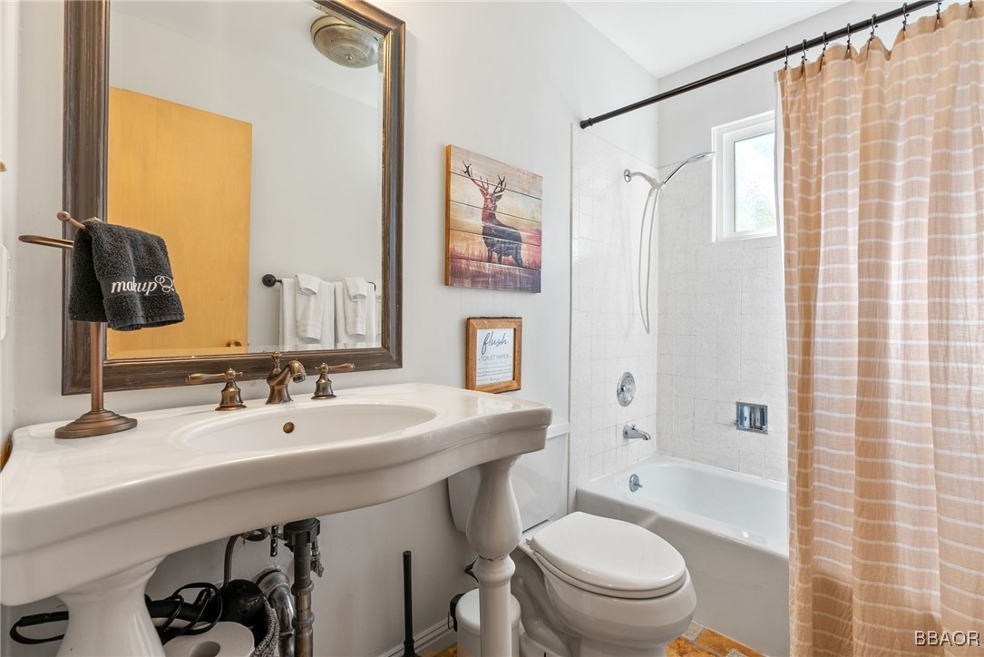 27979 North Bay Road Property Photo 22