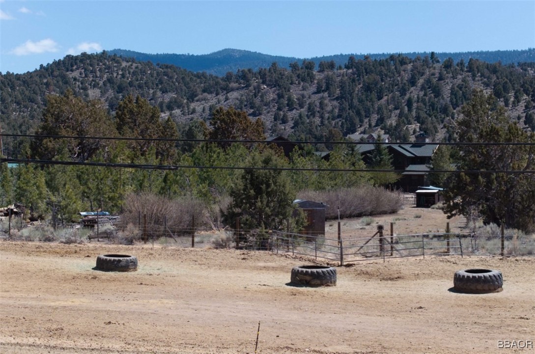 46436 Pioneertown Road Property Photo 7