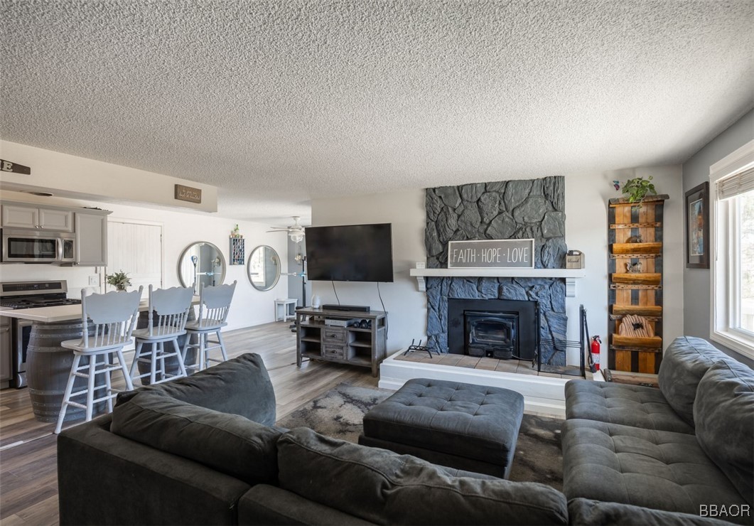 46436 Pioneertown Road Property Photo 10