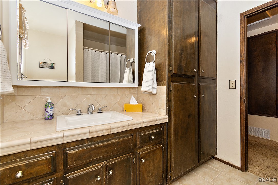 304 East Mojave Boulevard Property Photo 13