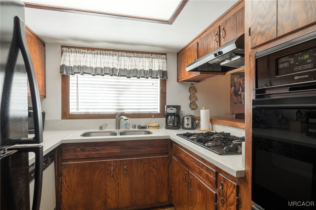 301 Downey Drive Property Photo 13
