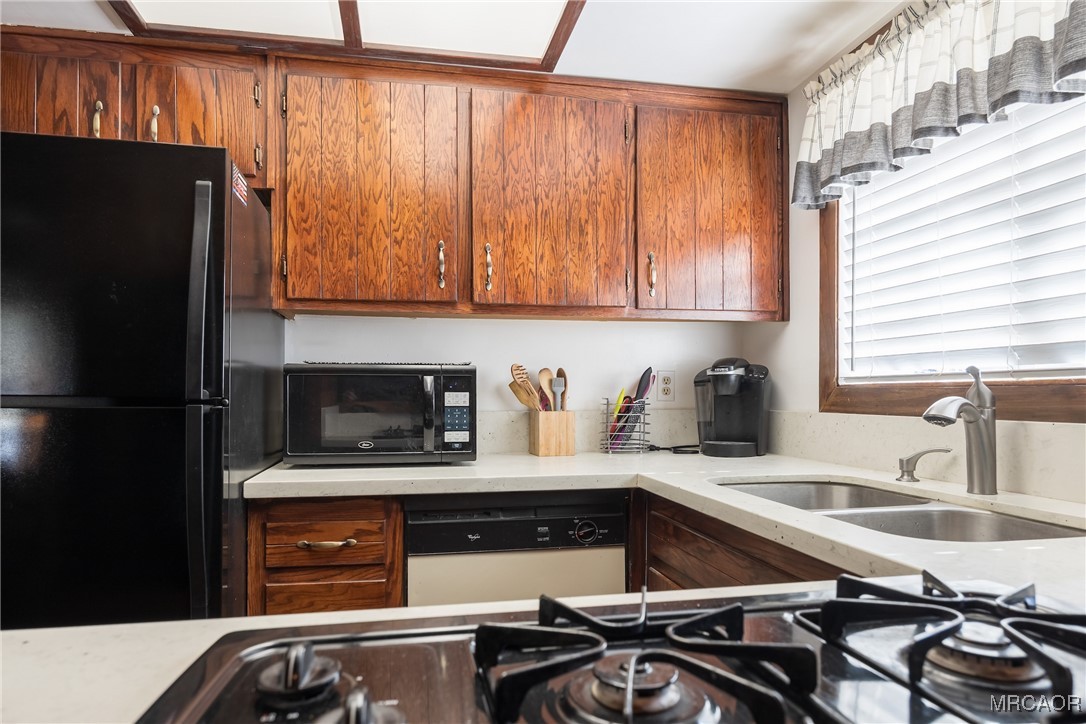 301 Downey Drive Property Photo 15