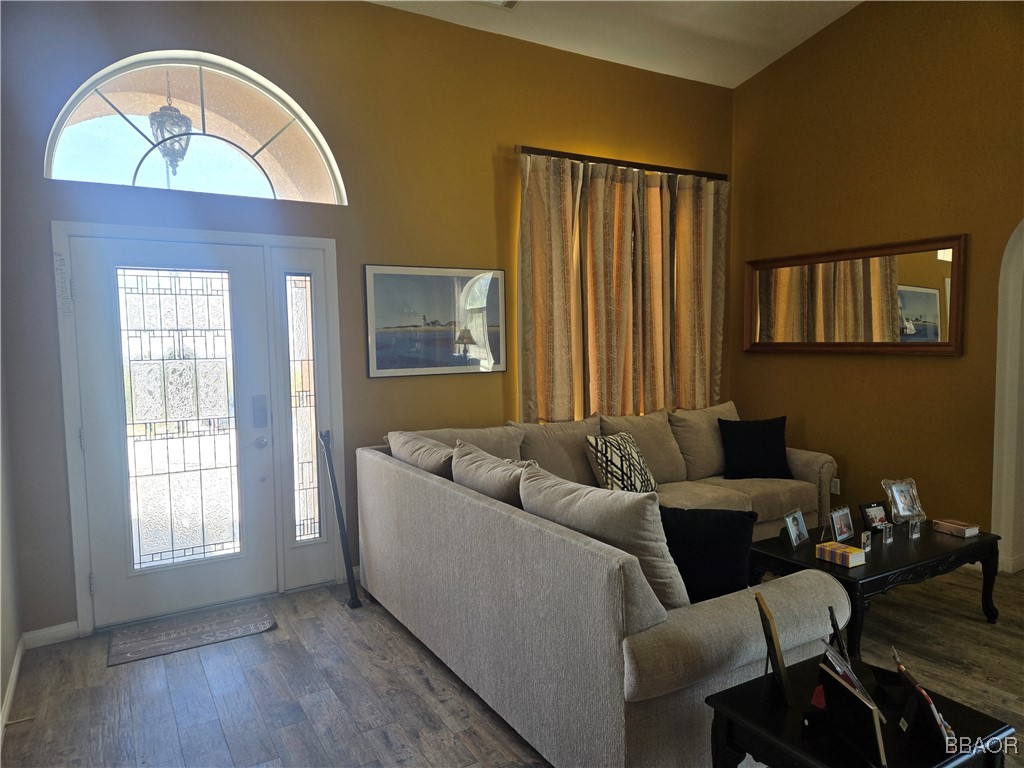 10160 Pineview Road Property Photo 5