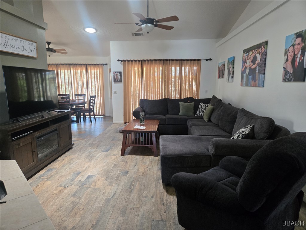 10160 Pineview Road Property Photo 8