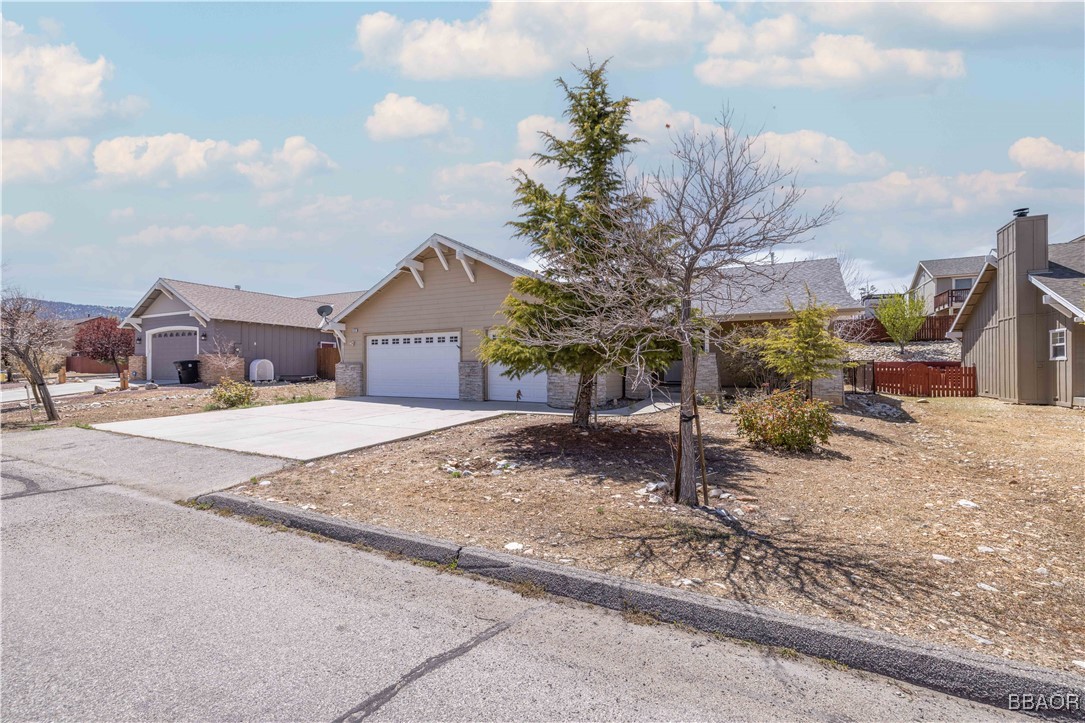 337 Pine Lane Property Photo 4