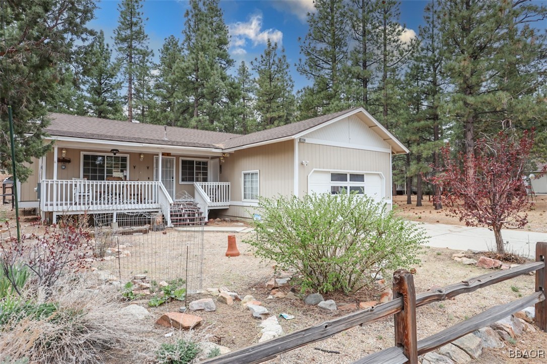 2324 Manzanita Lane Property Photo 1