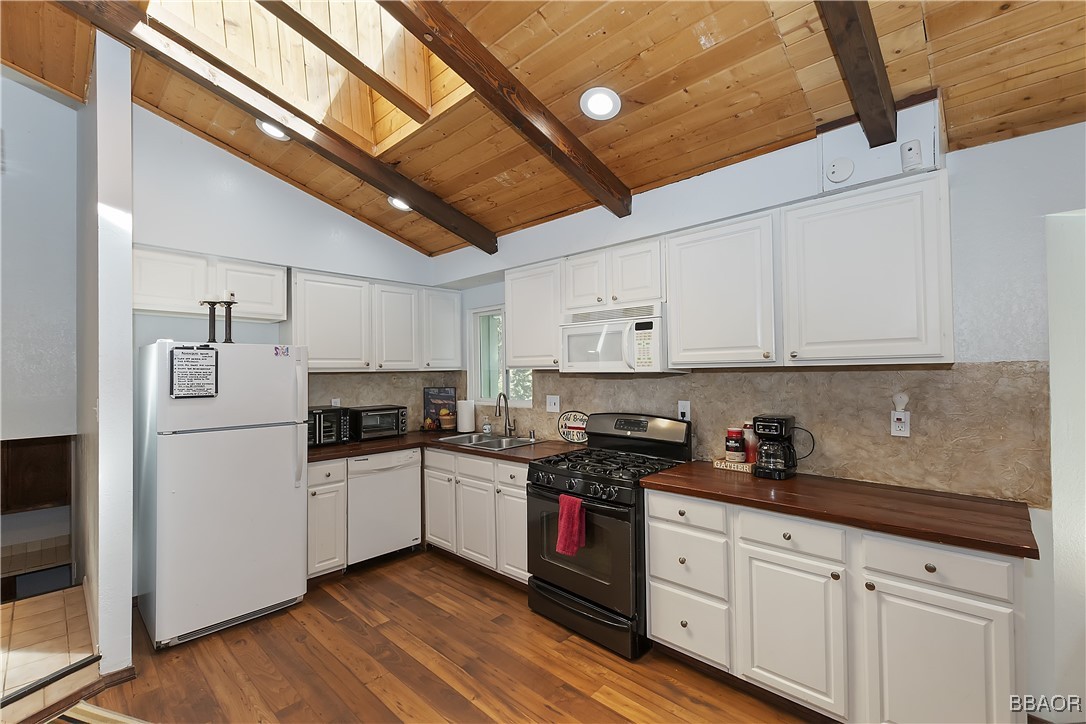 488 Division Drive Property Photo 12