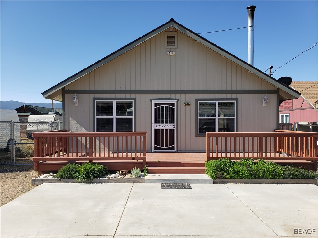 45385 5th Street Property Photo 1