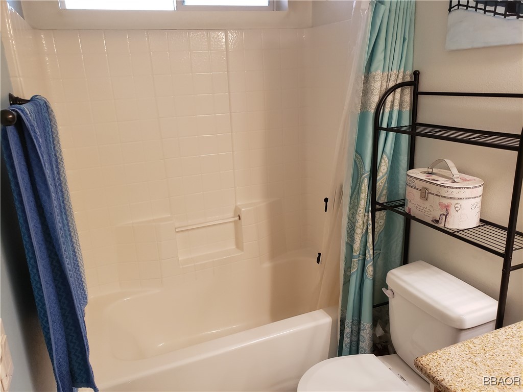 45385 5th Street Property Photo 11