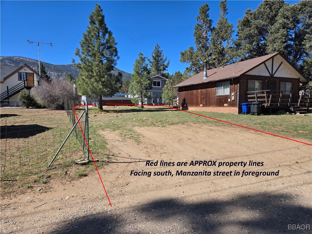 2088 Manzanita Property Photo 3