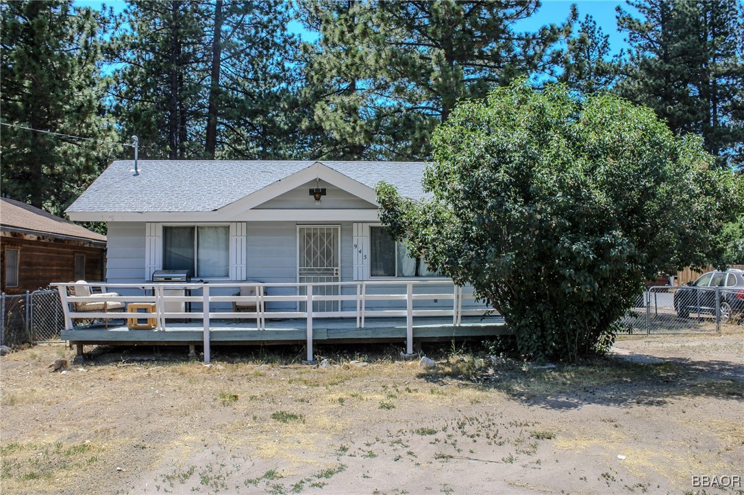 945 Green Way Drive Property Photo 1