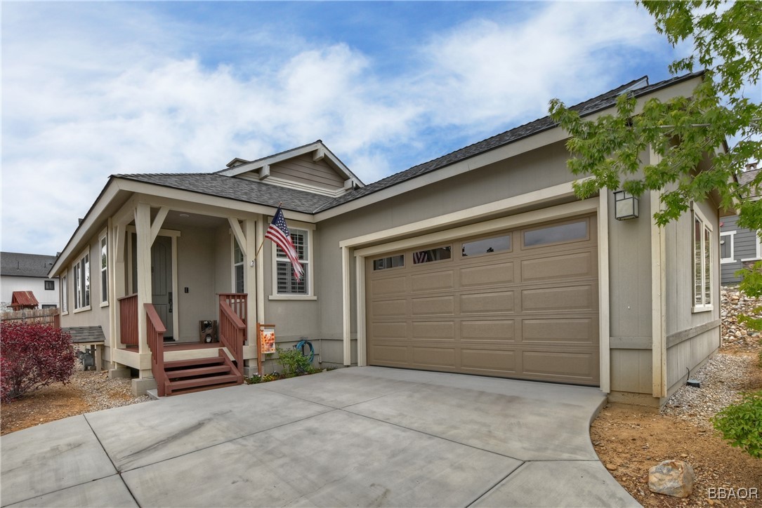 218 Crimson Circle Property Photo 1