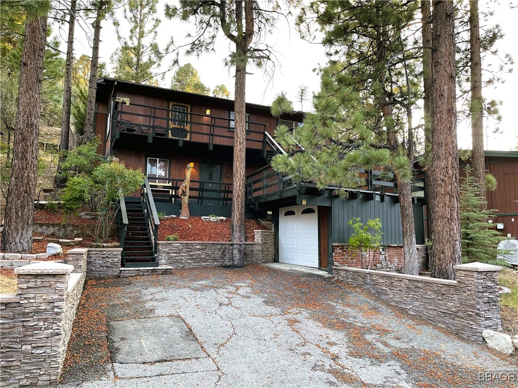 712 Booth Way Property Photo 4