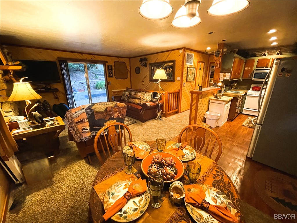 712 Booth Way Property Photo 12