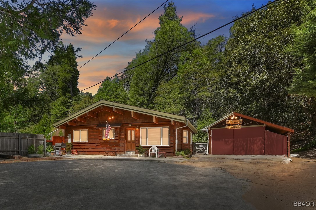 29548 Hook Creek Road Property Photo 1