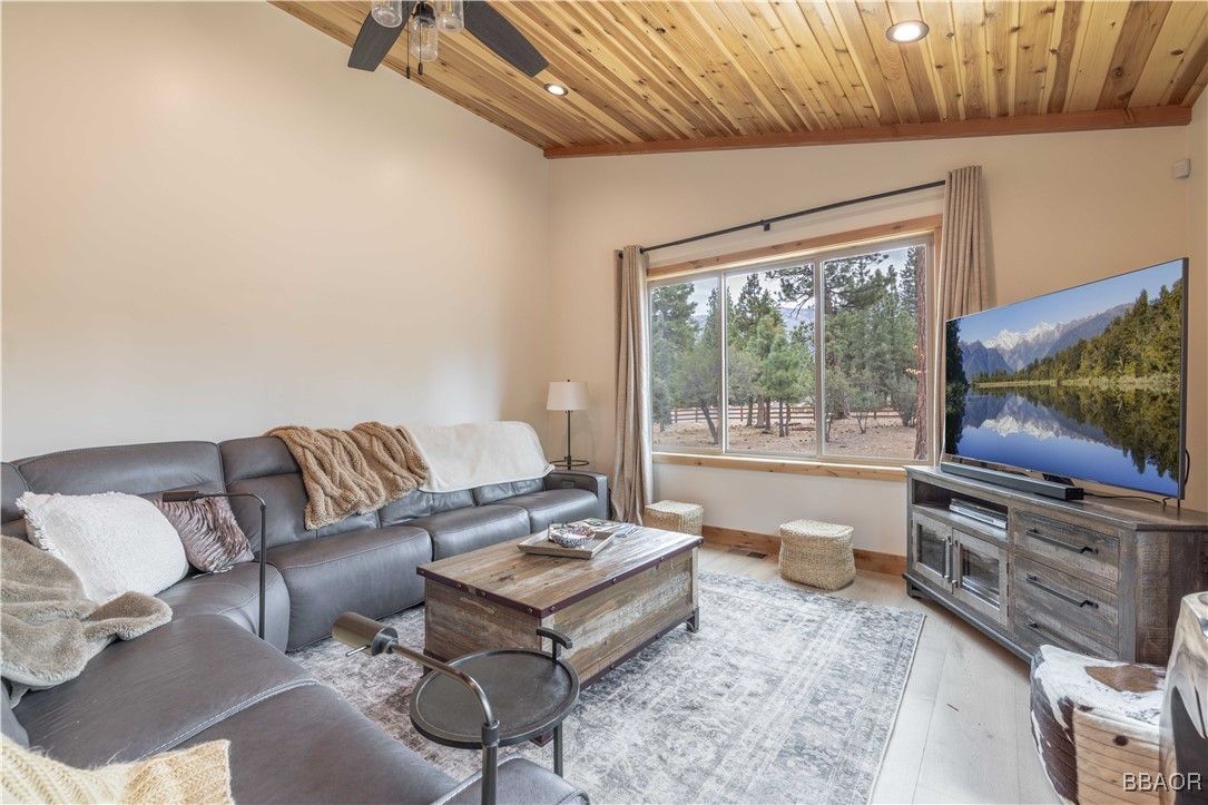 1635 Shenandoah Way Property Photo 12