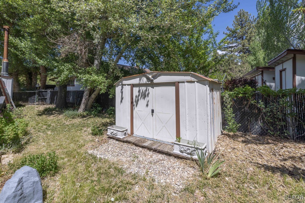 1012 East Fairway Boulevard Property Photo 22