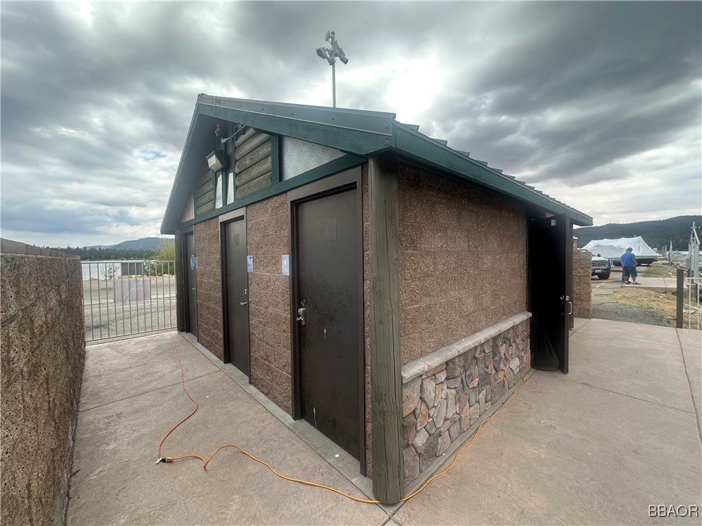 400 Pine Knot Boulevard K3 Property Photo 9