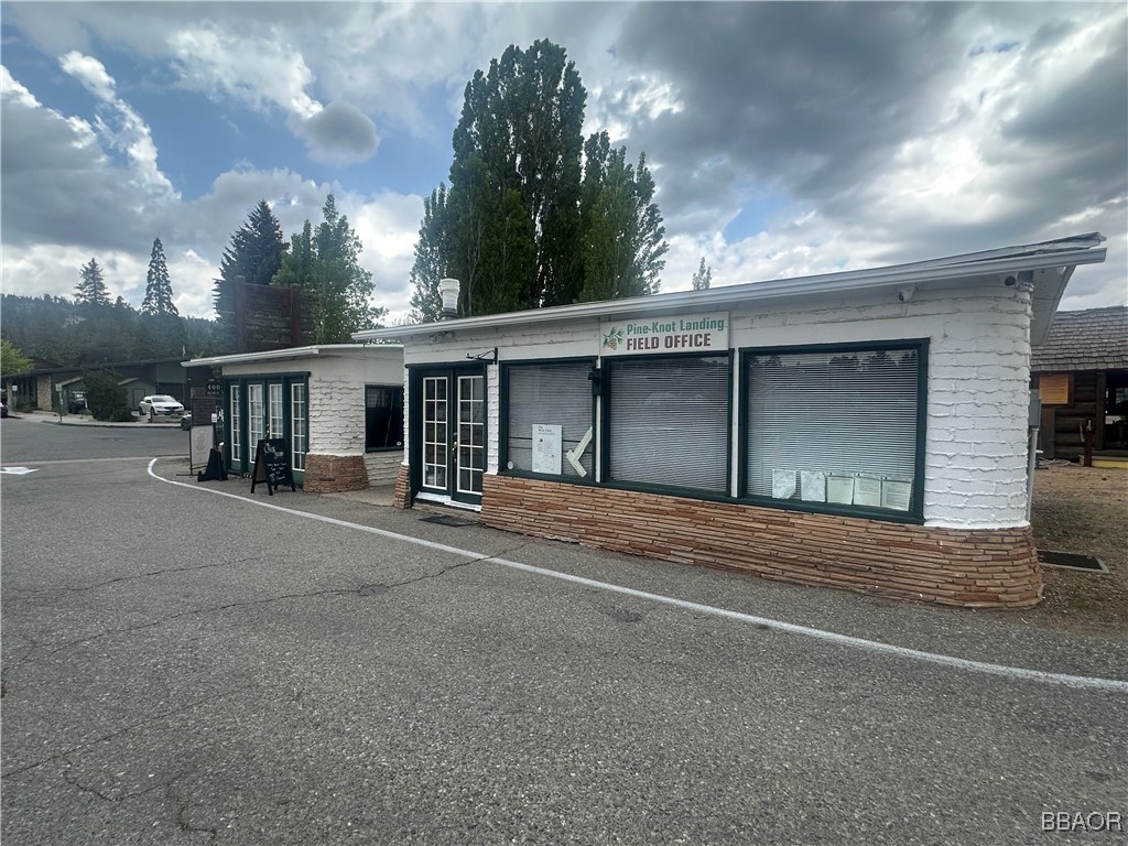 400 Pine Knot Boulevard K3 Property Photo 11
