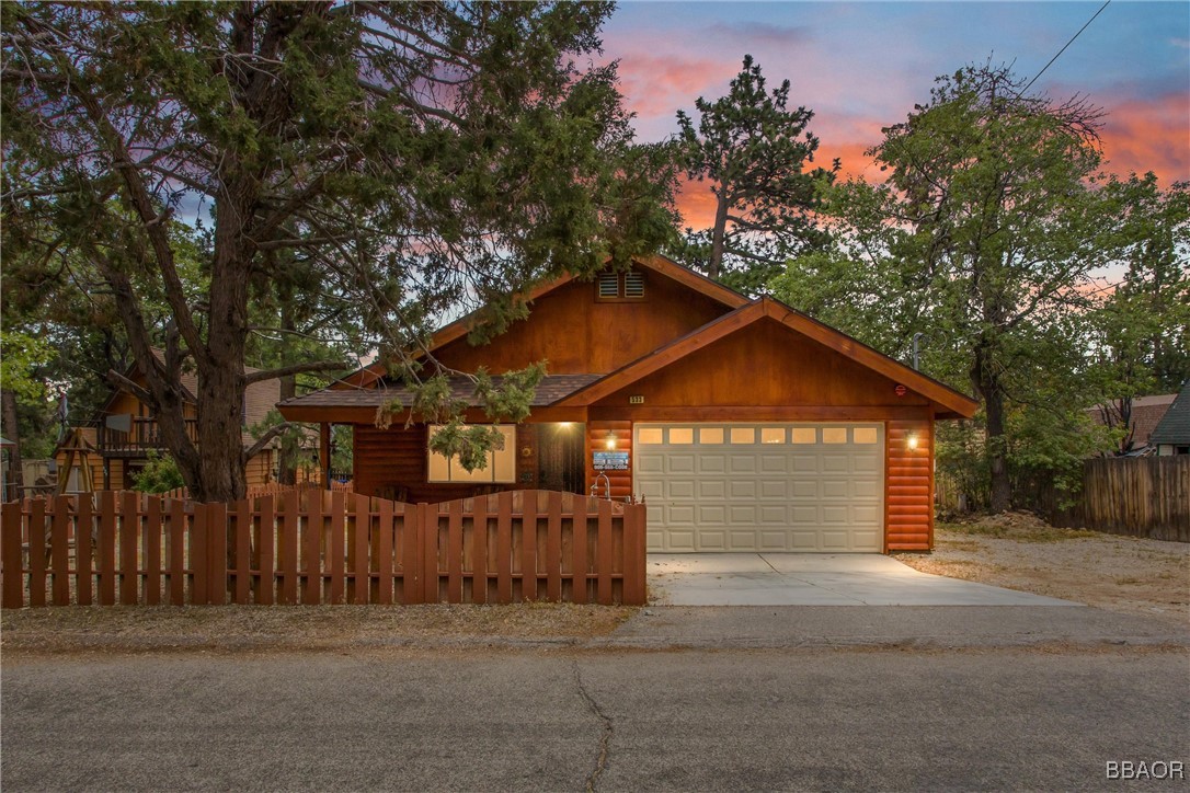 533 Sunset Lane Property Photo