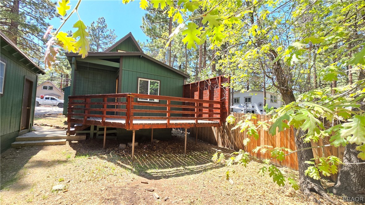 317 Spruce Lane Property Photo 3
