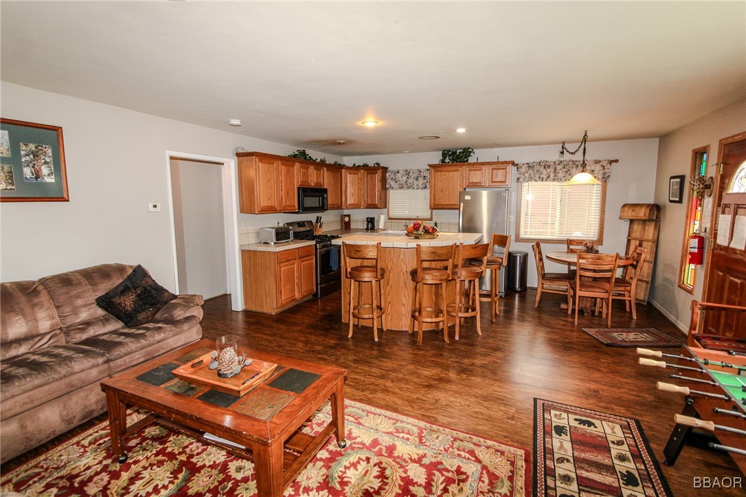 675 Main Street Property Photo 5