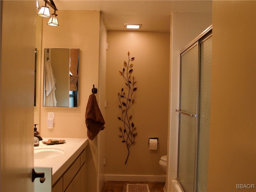 872 Sierra Vista Drive 9 Property Photo 16