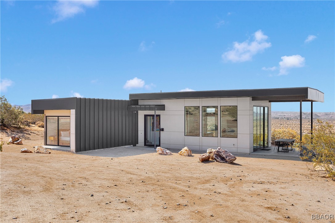 7025 Sunever Road Property Photo 1