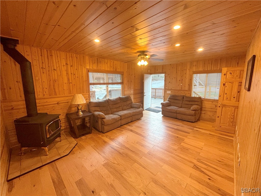 33308 Iris Drive Property Photo 2