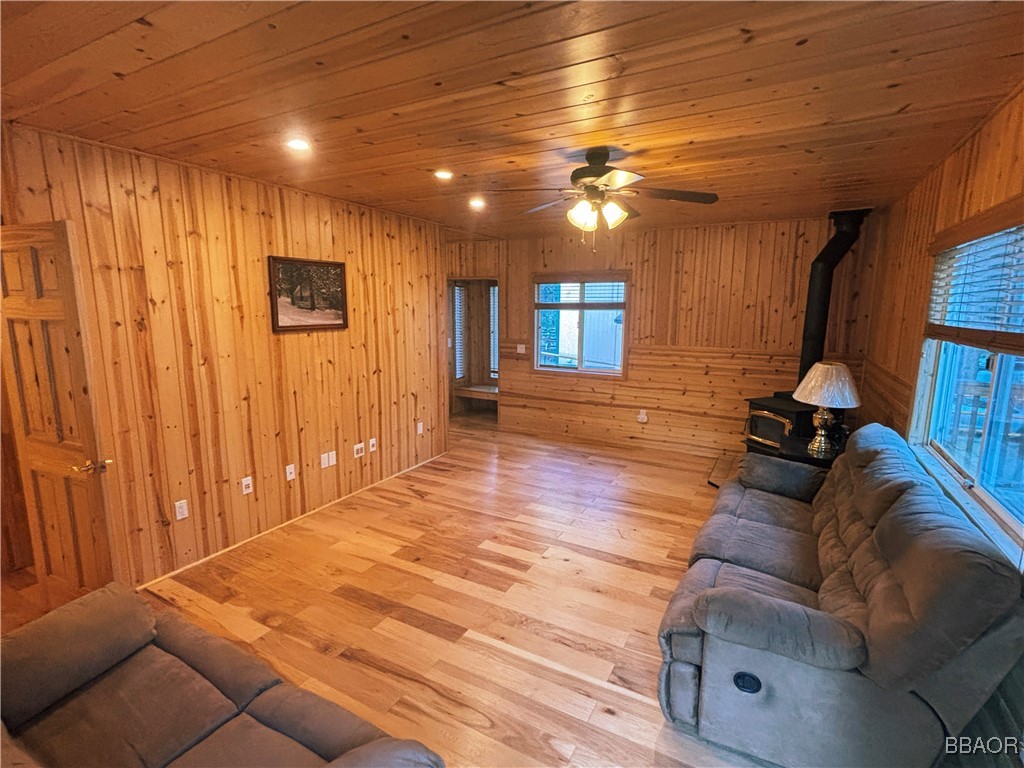33308 Iris Drive Property Photo 3