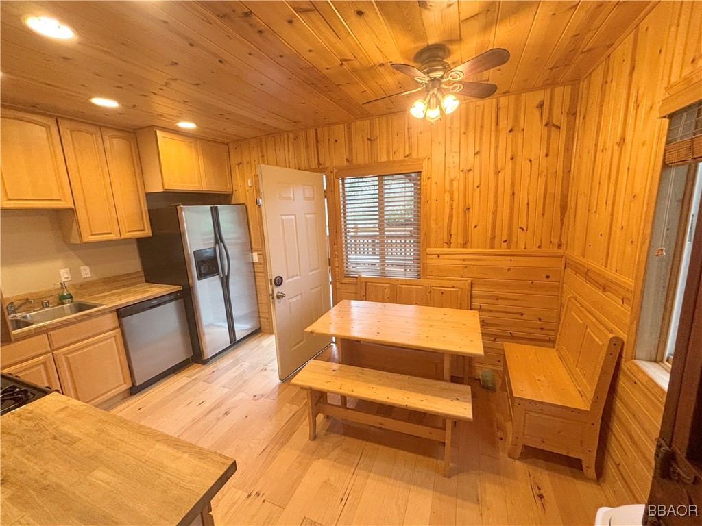 33308 Iris Drive Property Photo 6