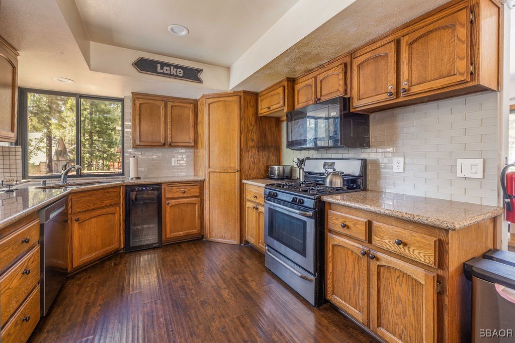 41692 Park Avenue Property Photo 18
